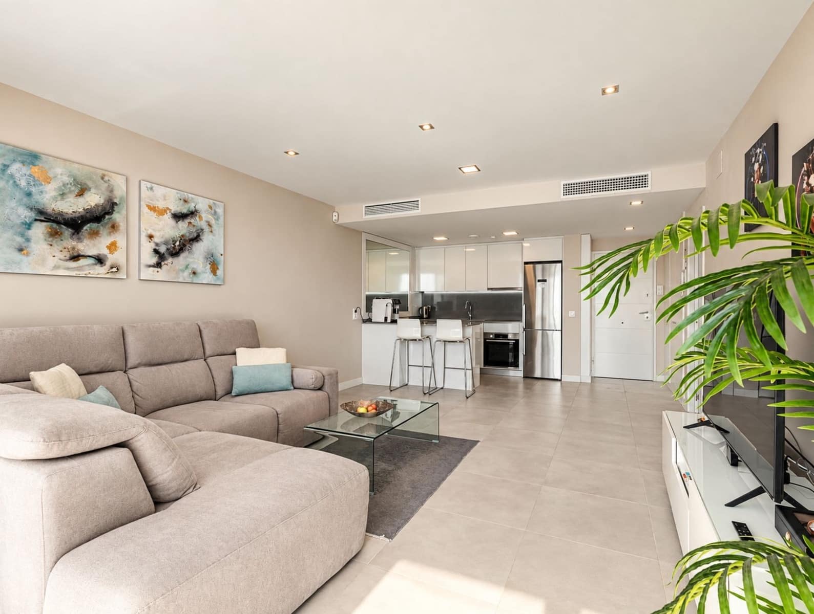 2 soverom Leilighet til salgs i Mijas Costa med svømmebasseng garasje - € 626 000 (Ref: 10094413)