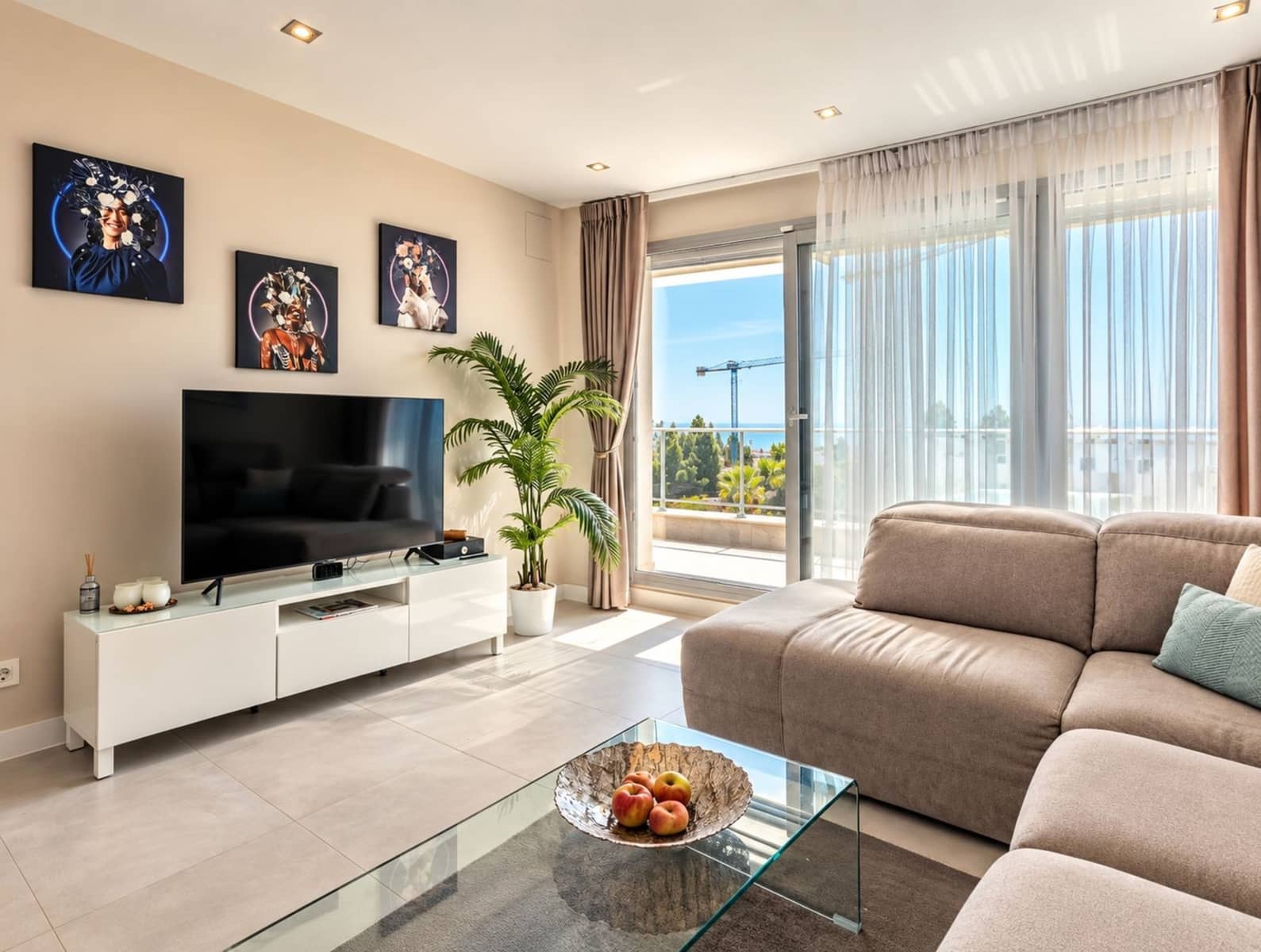 2 soverom Leilighet til salgs i Mijas Costa med svømmebasseng garasje - € 626 000 (Ref: 10094413)