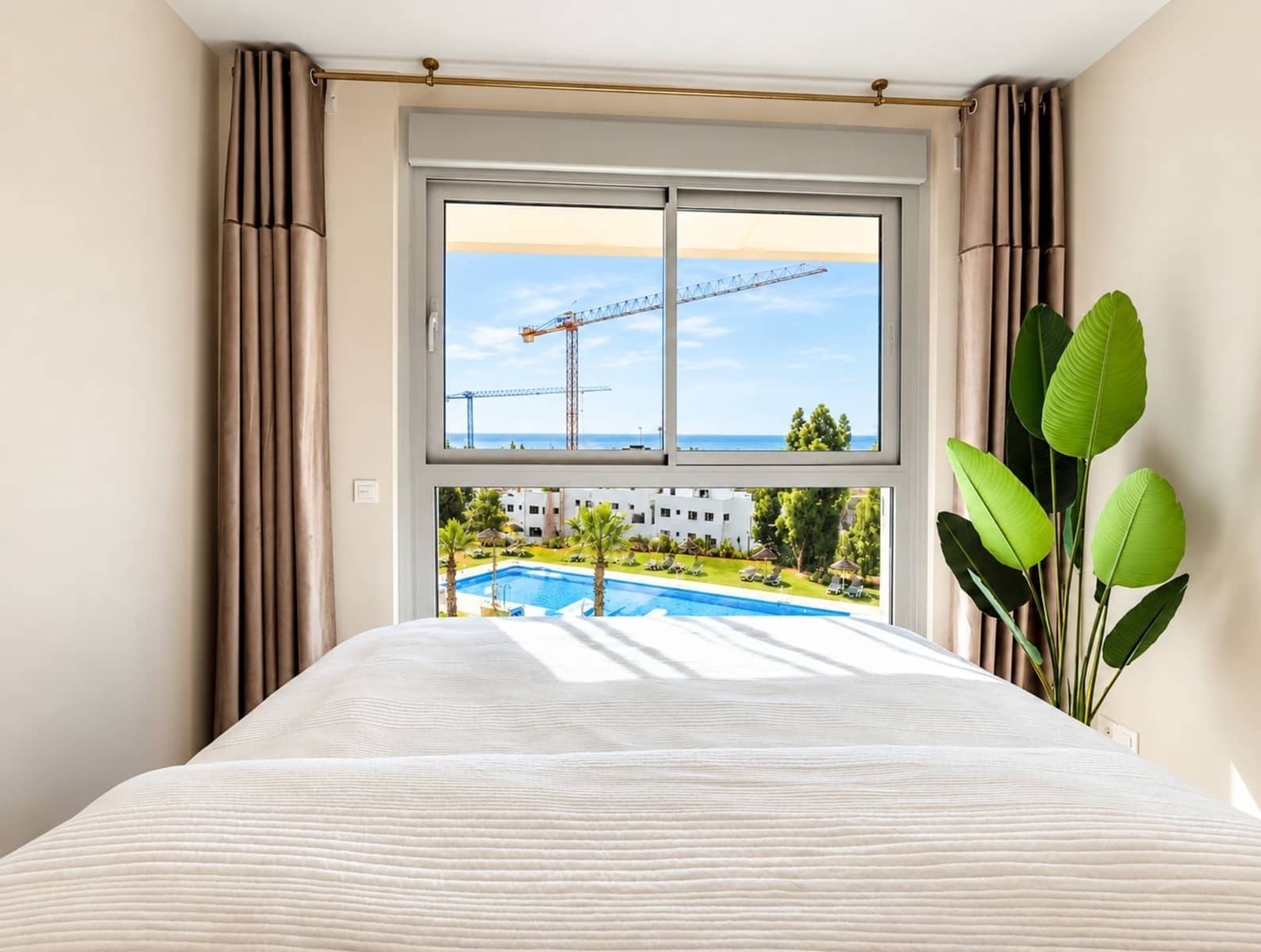 2 soverom Leilighet til salgs i Mijas Costa med svømmebasseng garasje - € 626 000 (Ref: 10094413)