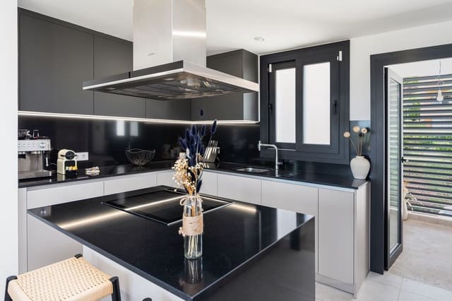 3 soverom Penthouse til salgs i Marbella med svømmebasseng garasje - € 990 000 (Ref: 10094415)