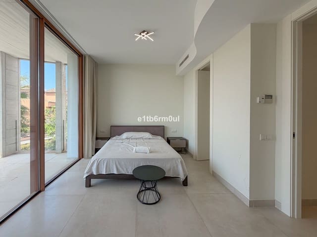 4 sovrum Semi-fristående Villa till salu i Marbella med pool garage - 2 250 000 € (Ref: 10094416)