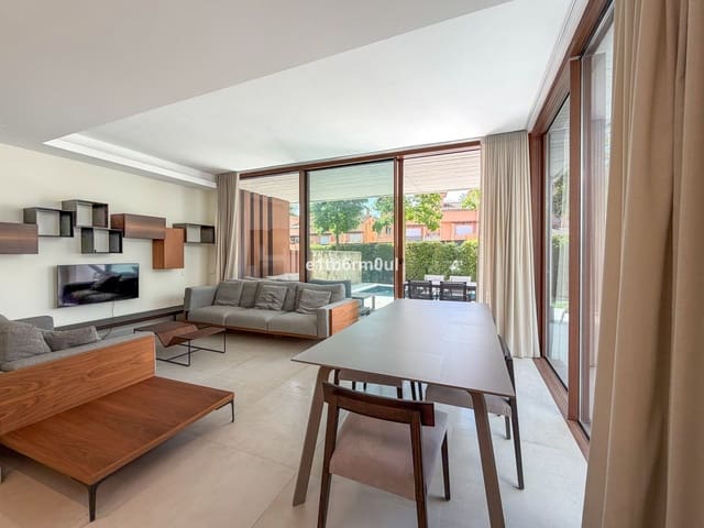 4 sovrum Semi-fristående Villa till salu i Marbella med pool garage - 2 250 000 € (Ref: 10094416)