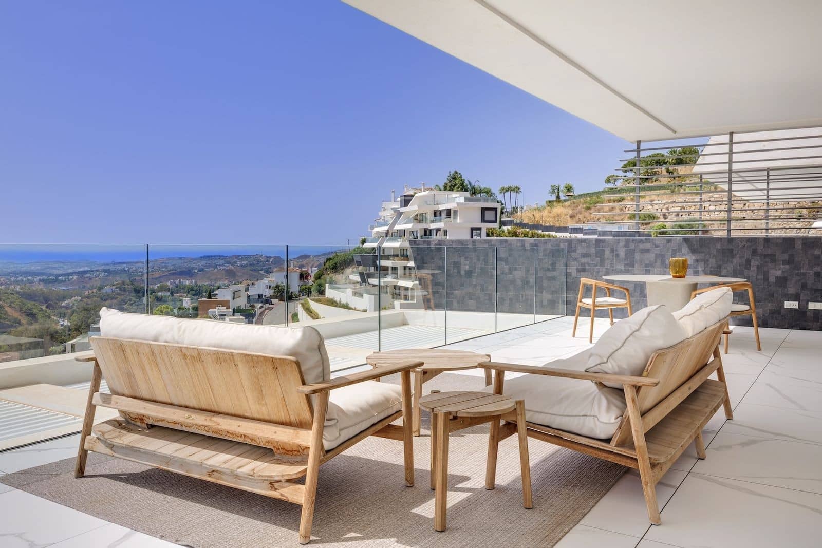 3 chambre Appartement à vendre à La Quinta avec piscine garage - 1 780 000 € (Ref: 10094417)