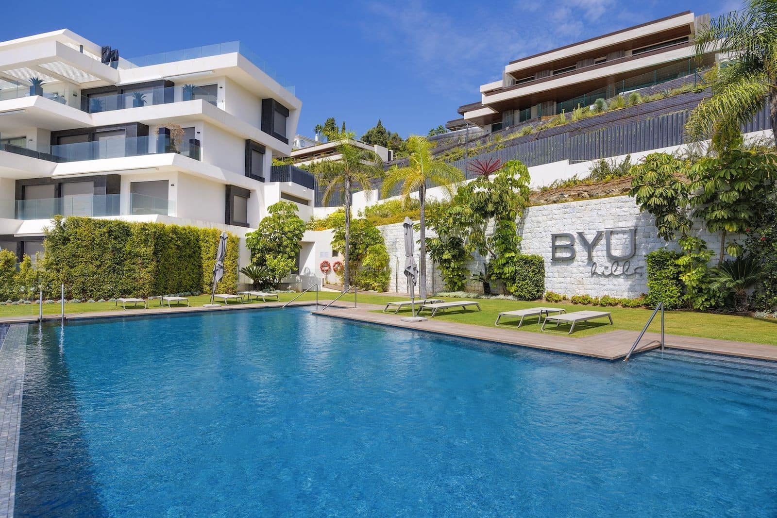 3 chambre Appartement à vendre à La Quinta avec piscine garage - 1 780 000 € (Ref: 10094417)