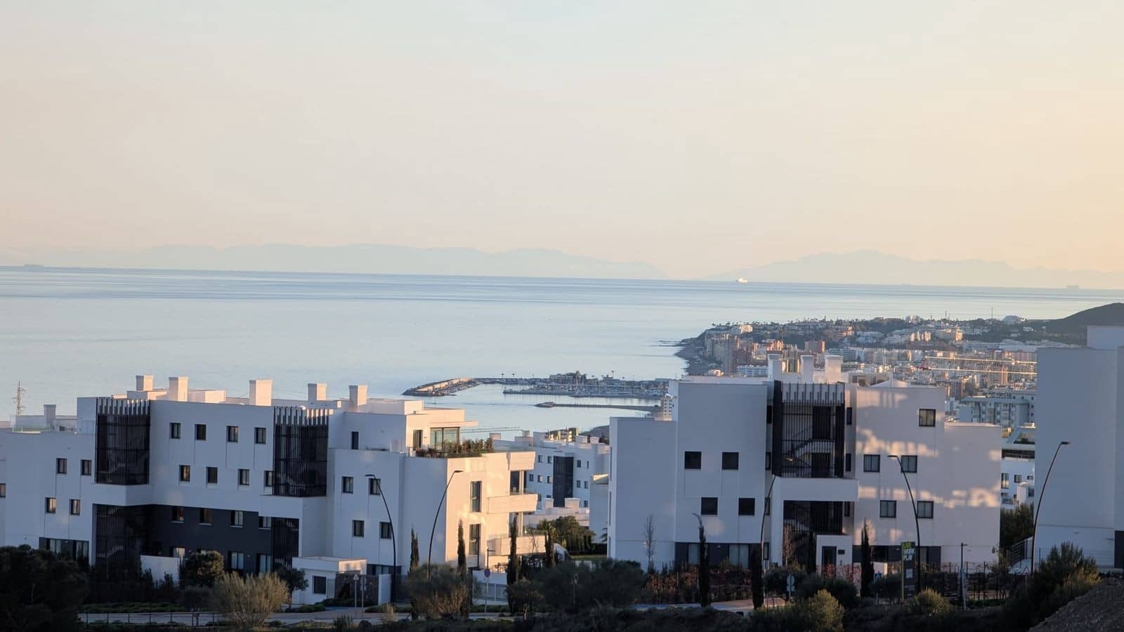 3 soveværelse Lejlighed til salg i Fuengirola med swimmingpool garage - € 749.000 (Ref: 10094418)