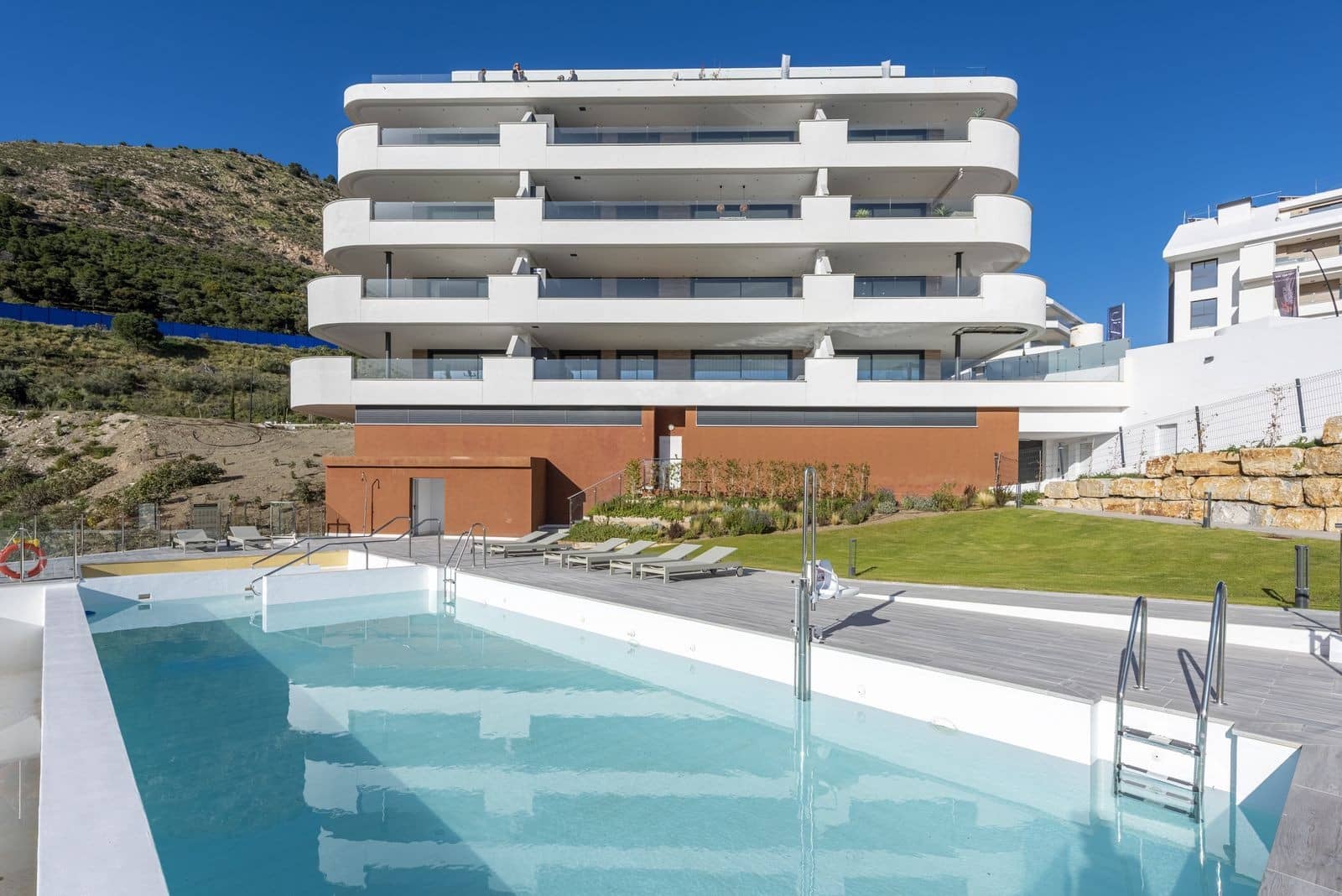 3 soveværelse Lejlighed til salg i Fuengirola med swimmingpool garage - € 749.000 (Ref: 10094418)