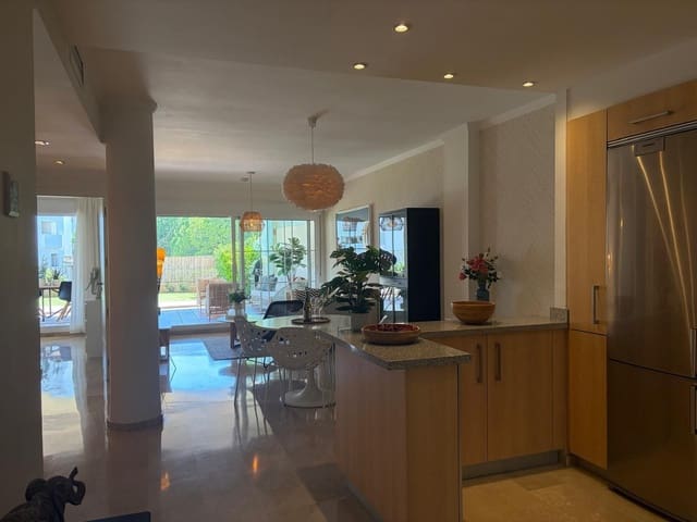 3 chambre Appartement à vendre à La Cala de Mijas, Mijas avec piscine garage - 845 000 € (Ref: 10098194)