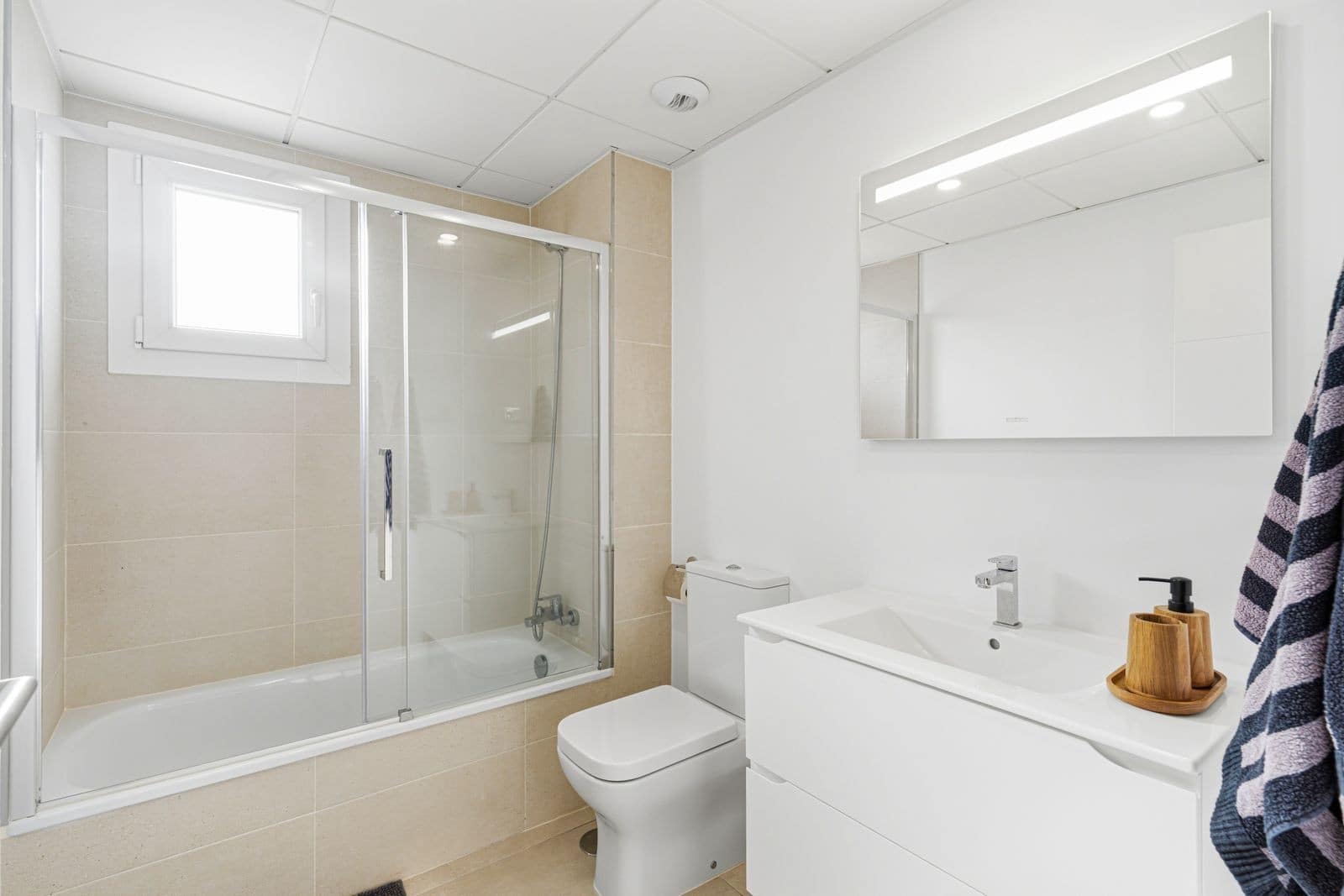 3 sypialnia Dom blizniak na sprzedaż w La Cala de Mijas z basenem garażem - 775 000 € (Ref: 10098197)