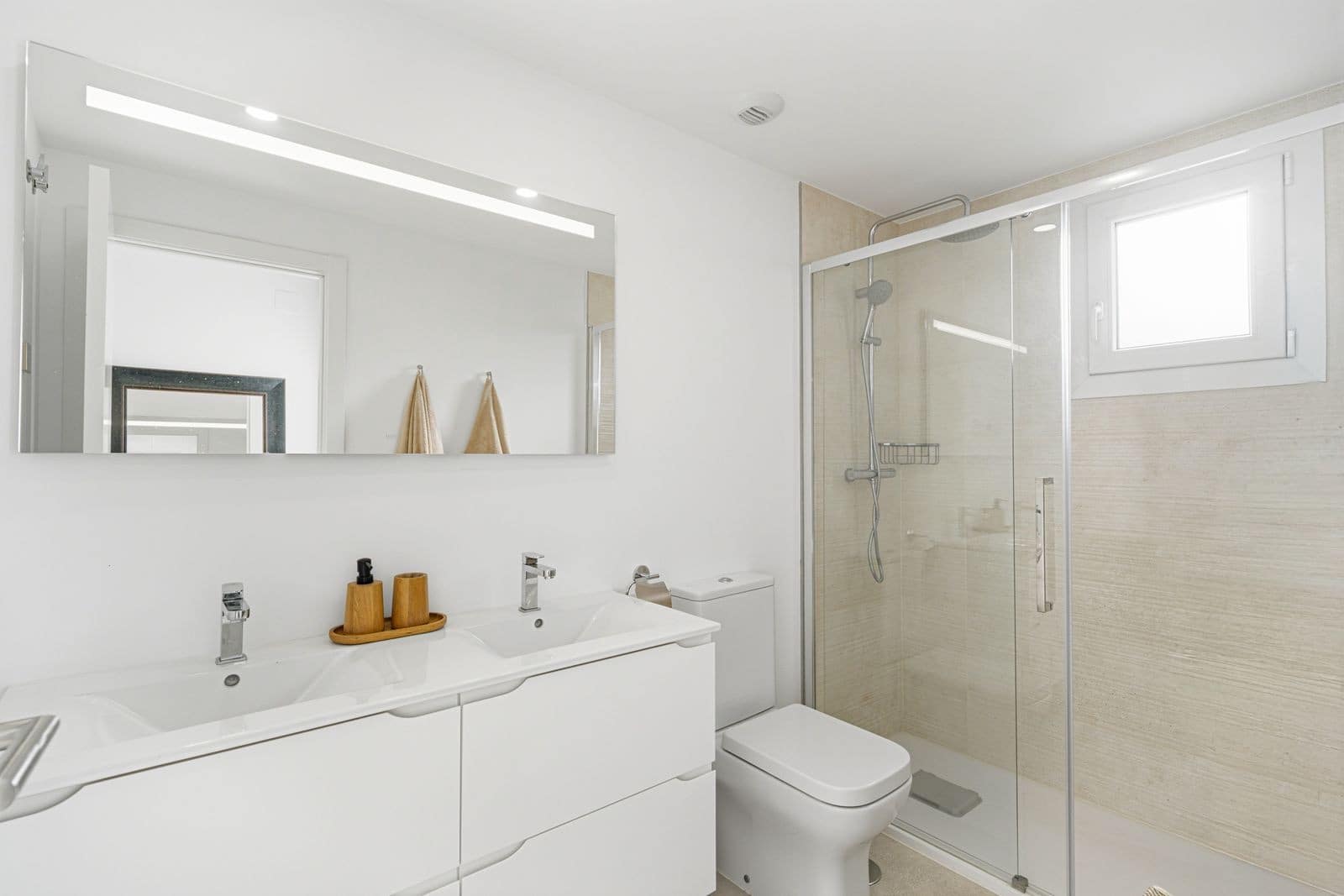 3 sypialnia Dom blizniak na sprzedaż w La Cala de Mijas z basenem garażem - 775 000 € (Ref: 10098197)