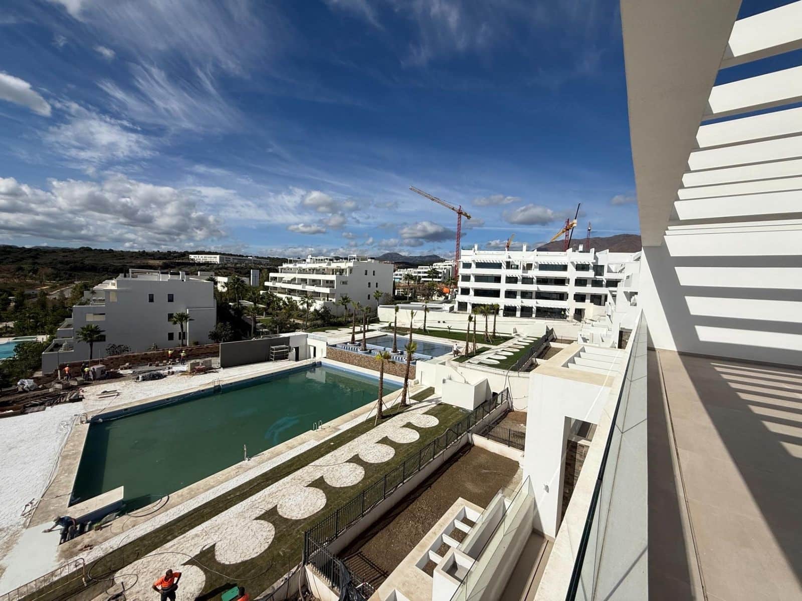 3 sypialnia Penthouse na sprzedaż w Estepona z basenem garażem - 1 100 000 € (Ref: 10100114)