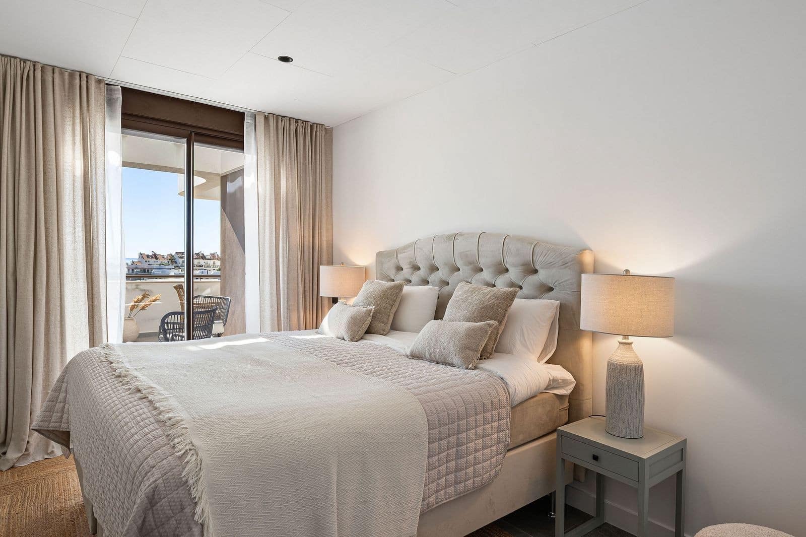 3 bedroom Penthouse for sale in Estepona with pool garage - € 1,095,000 (Ref: 10100117)