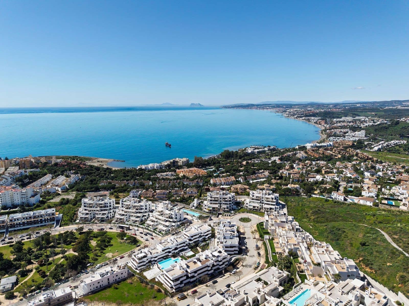 3 bedroom Penthouse for sale in Estepona with pool garage - € 1,095,000 (Ref: 10100117)