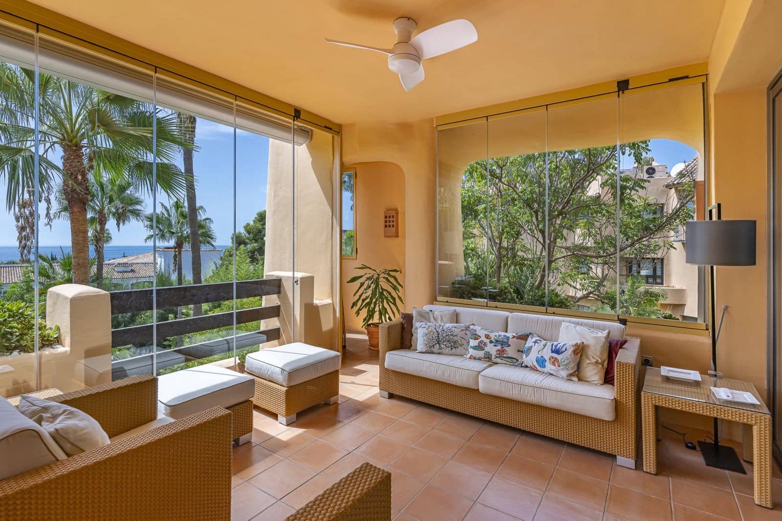 2 soverom Leilighet til salgs i Marbella med svømmebasseng garasje - € 1 250 000 (Ref: 10100118)