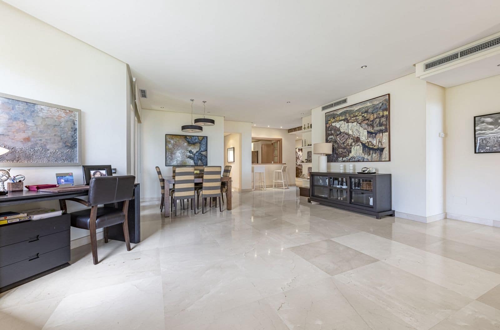 2 soverom Leilighet til salgs i Marbella med svømmebasseng garasje - € 1 250 000 (Ref: 10100118)