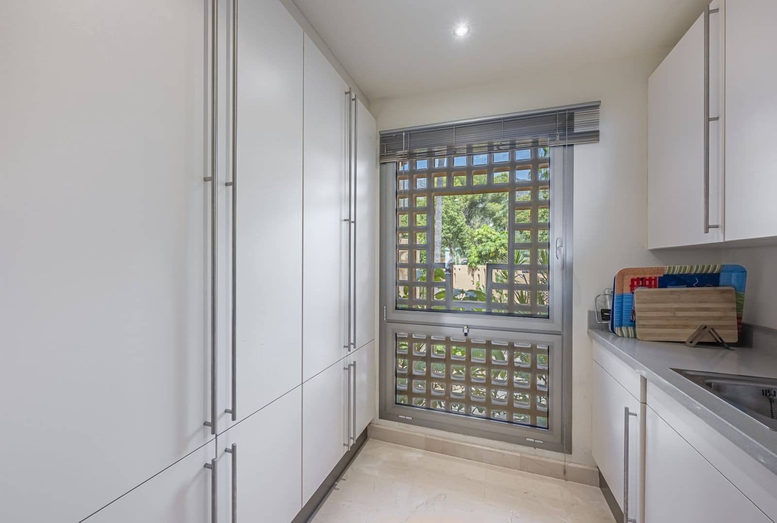 2 soverom Leilighet til salgs i Marbella med svømmebasseng garasje - € 1 250 000 (Ref: 10100118)