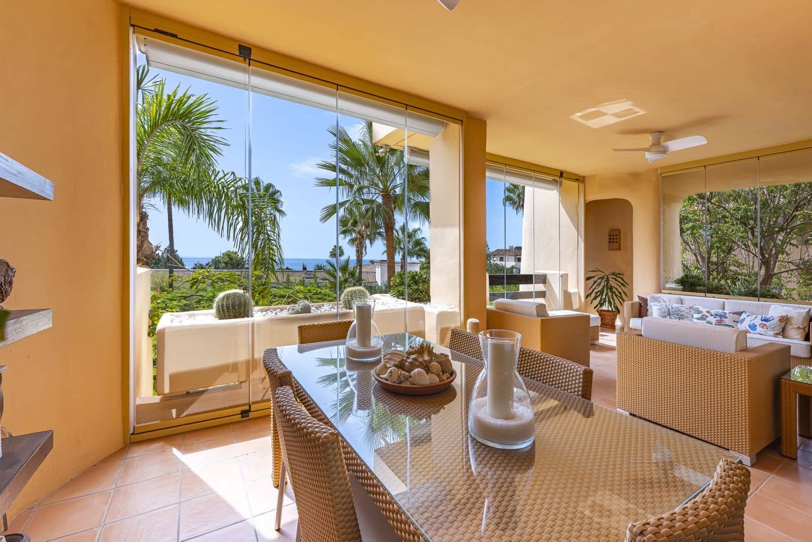 2 soverom Leilighet til salgs i Marbella med svømmebasseng garasje - € 1 250 000 (Ref: 10100118)