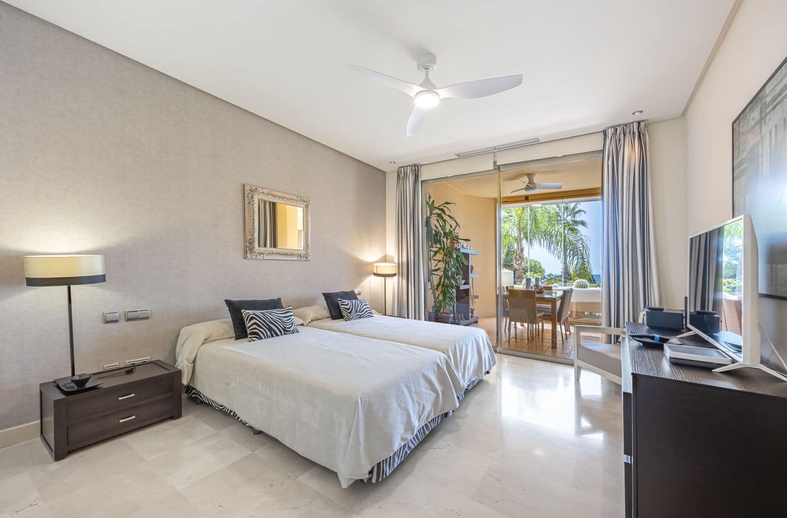 2 soverom Leilighet til salgs i Marbella med svømmebasseng garasje - € 1 250 000 (Ref: 10100118)
