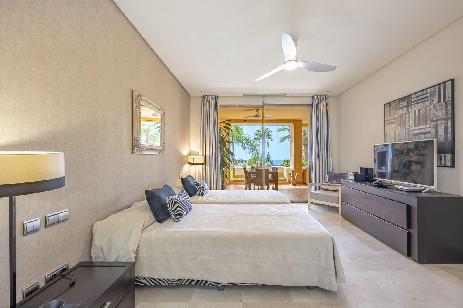 2 soverom Leilighet til salgs i Marbella med svømmebasseng garasje - € 1 250 000 (Ref: 10100118)