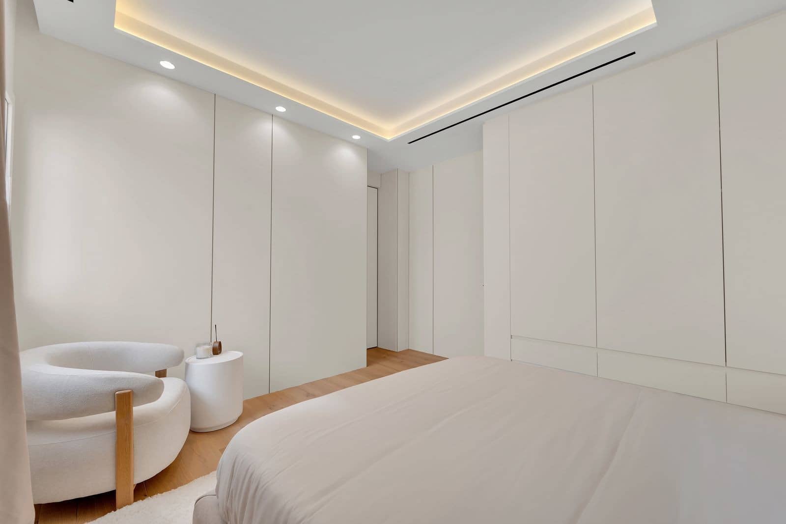 3 bedroom Apartment for sale in Marbella with pool garage - € 1,430,000 (Ref: 10100119)