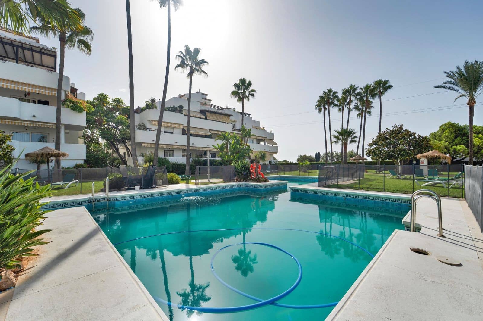 3 bedroom Apartment for sale in Marbella with pool garage - € 1,430,000 (Ref: 10100119)