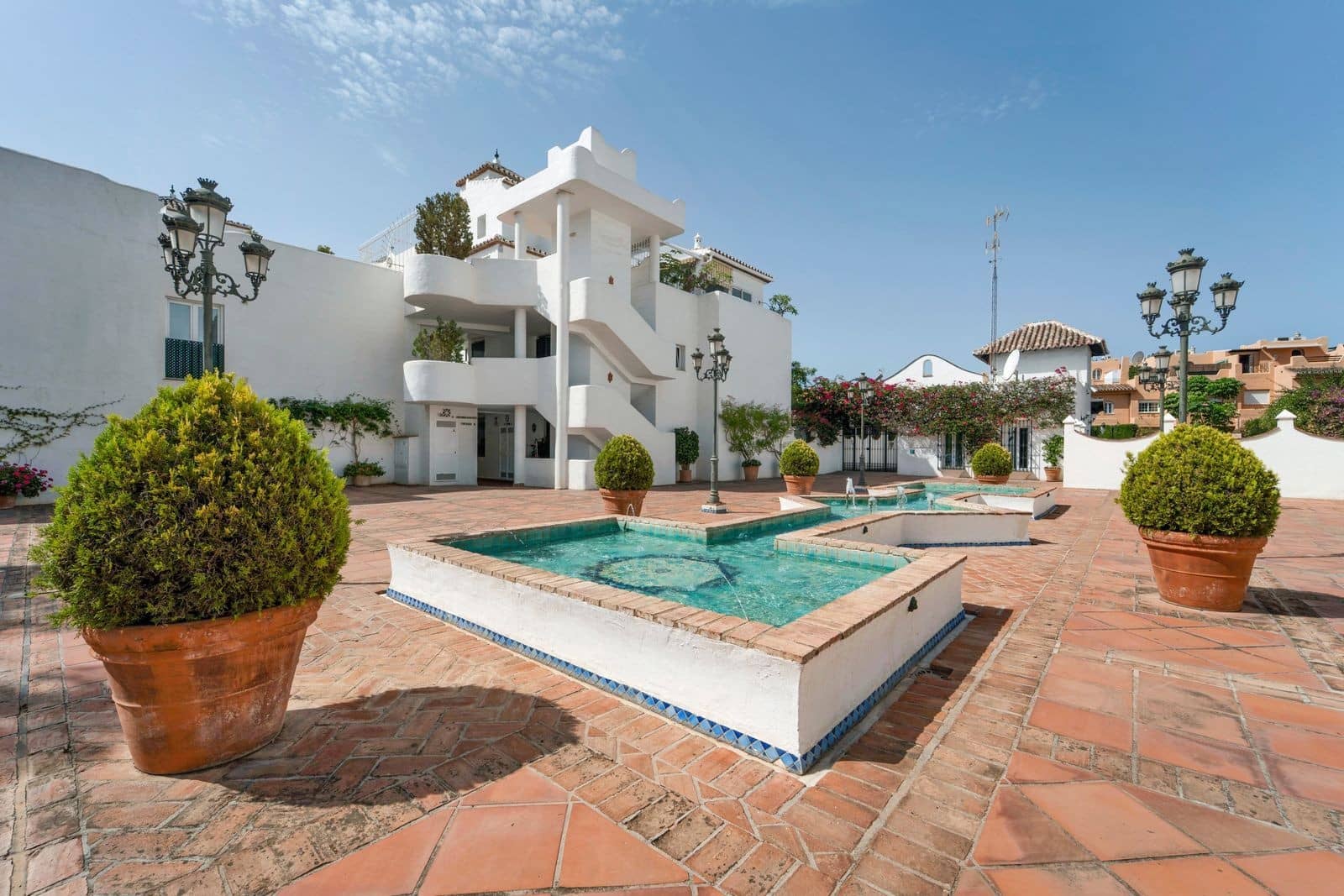 3 bedroom Apartment for sale in Marbella with pool garage - € 1,430,000 (Ref: 10100119)