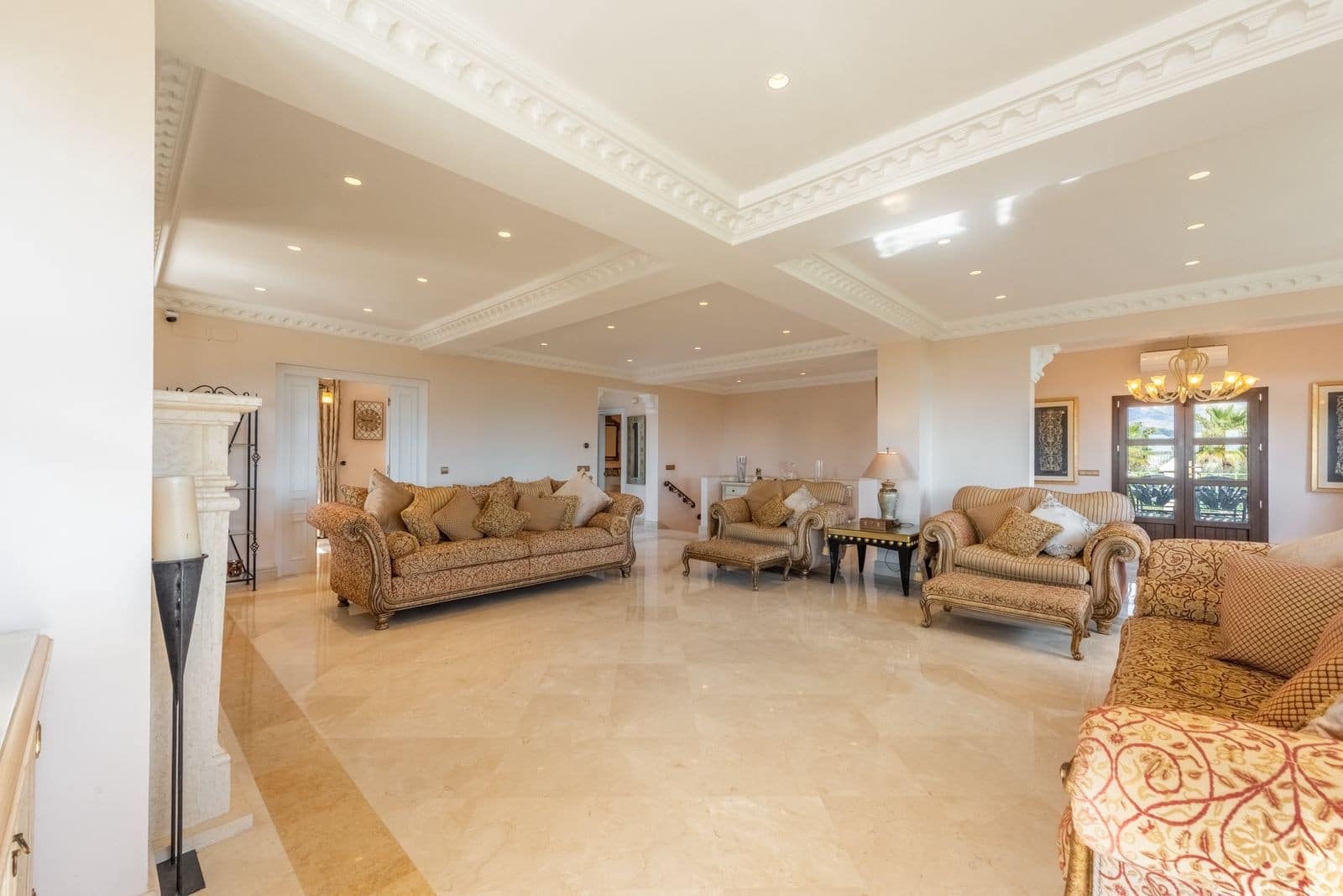 6 quarto Moradia para venda em Estepona com piscina garagem - 2 995 000 € (Ref: 10102234)