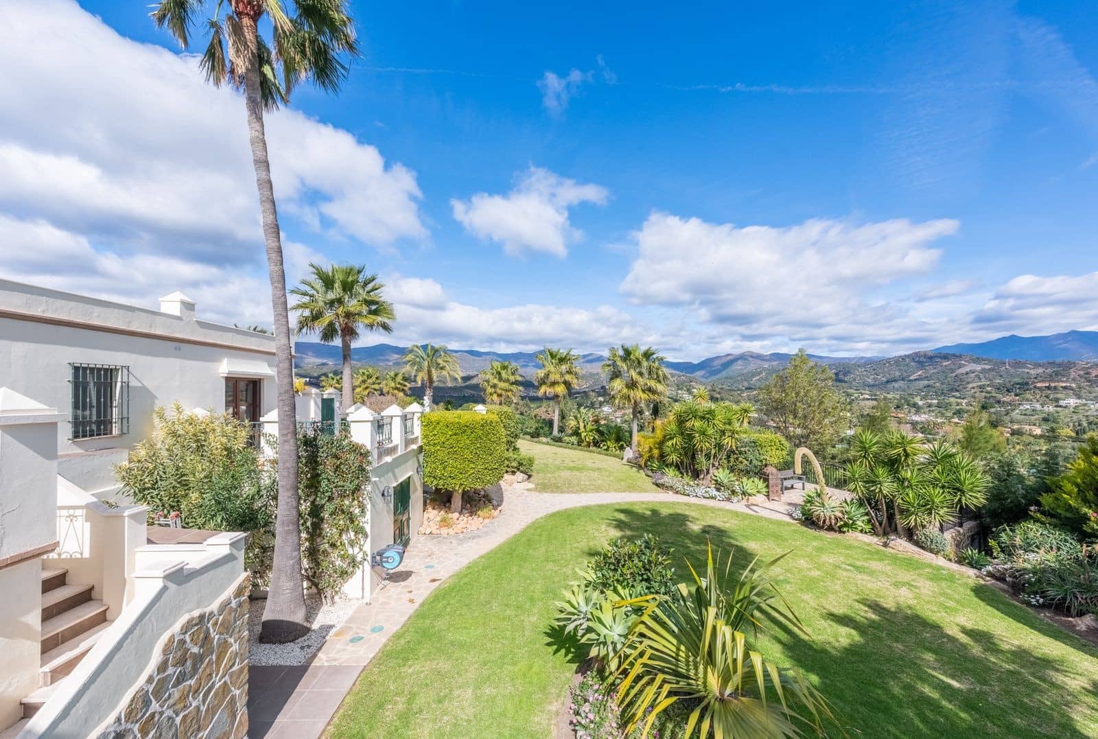 6 quarto Moradia para venda em Estepona com piscina garagem - 2 995 000 € (Ref: 10102234)
