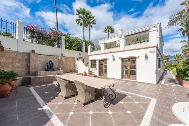 6 quarto Moradia para venda em Estepona com piscina garagem - 2 995 000 € (Ref: 10102234)