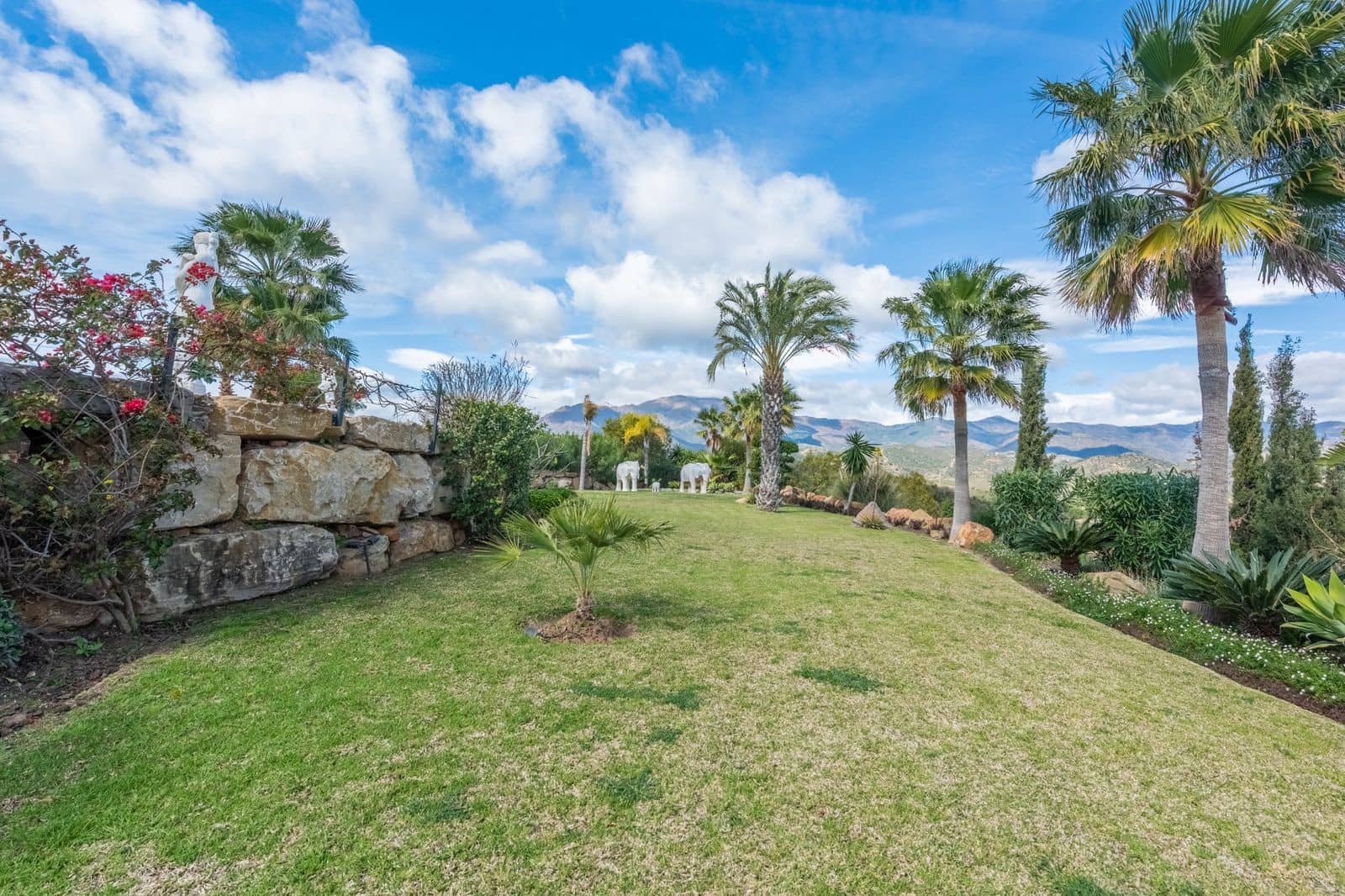 6 quarto Moradia para venda em Estepona com piscina garagem - 2 995 000 € (Ref: 10102234)