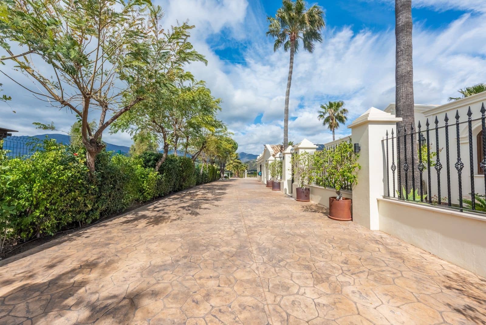 6 quarto Moradia para venda em Estepona com piscina garagem - 2 995 000 € (Ref: 10102234)