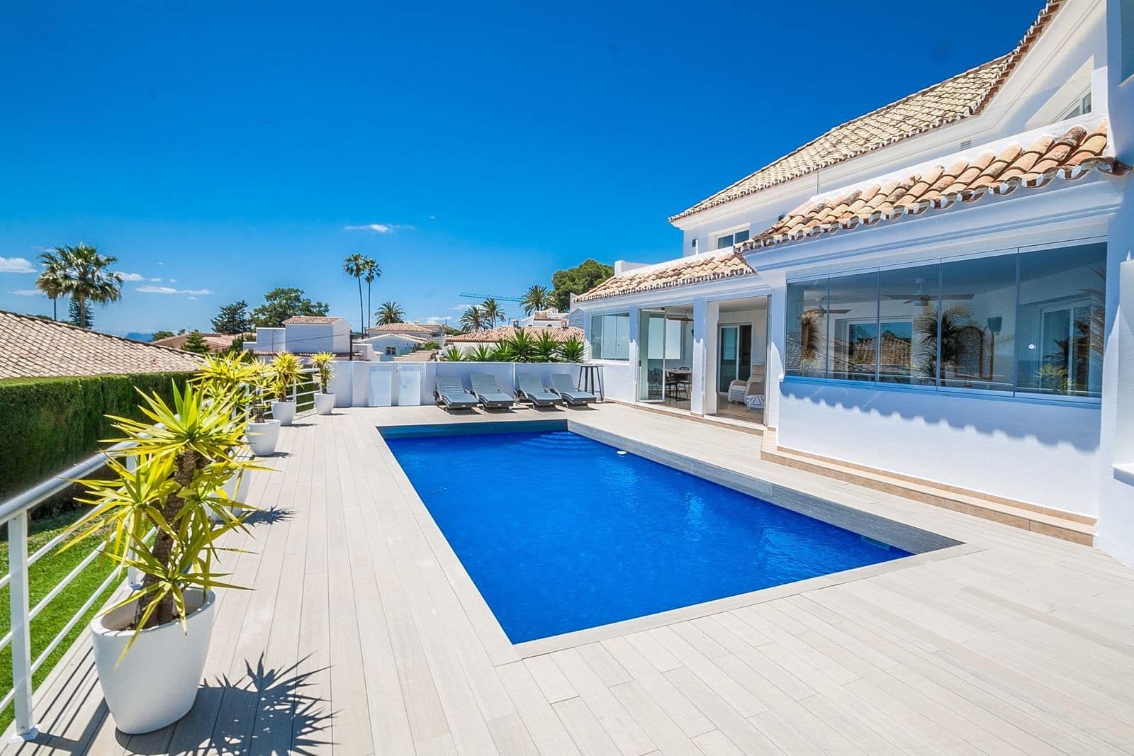 6 sovrum Villa till salu i Estepona med pool garage - 2 350 000 € (Ref: 10102235)