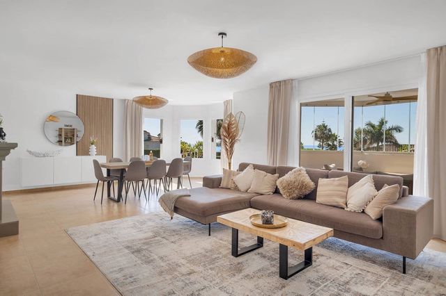 6 sovrum Villa till salu i Estepona med pool garage - 2 350 000 € (Ref: 10102235)