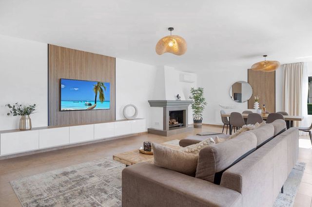 6 sovrum Villa till salu i Estepona med pool garage - 2 350 000 € (Ref: 10102235)
