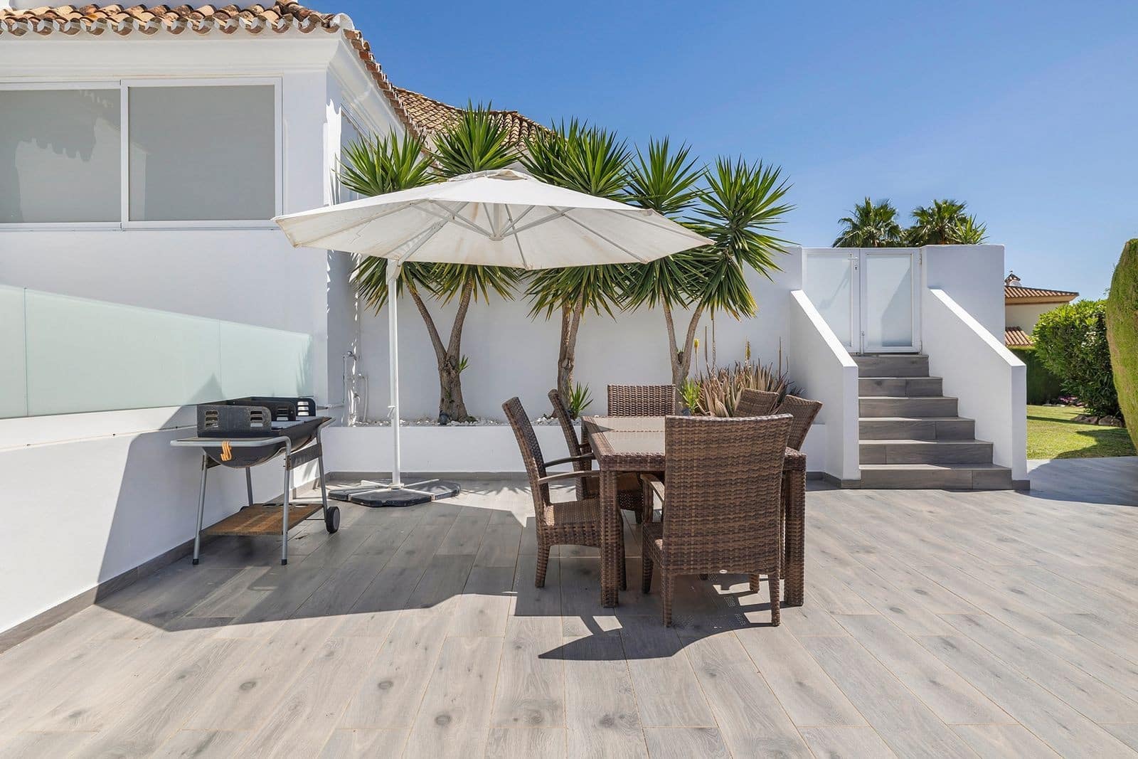 6 sovrum Villa till salu i Estepona med pool garage - 2 350 000 € (Ref: 10102235)