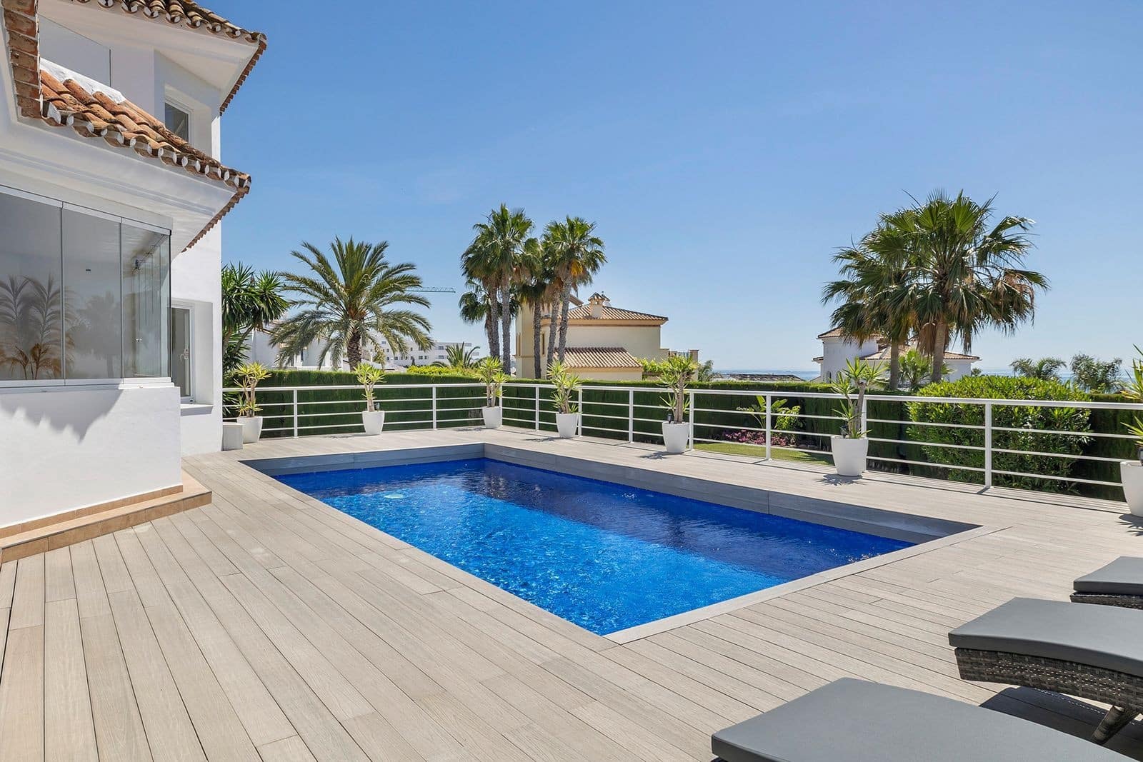 6 sovrum Villa till salu i Estepona med pool garage - 2 350 000 € (Ref: 10102235)