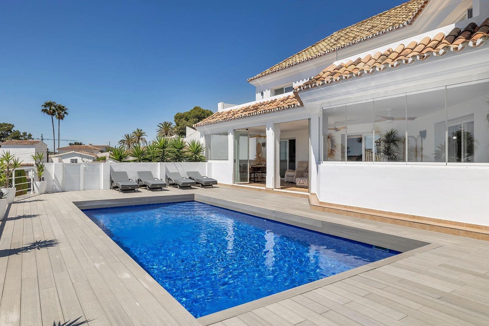6 sovrum Villa till salu i Estepona med pool garage - 2 350 000 € (Ref: 10102235)
