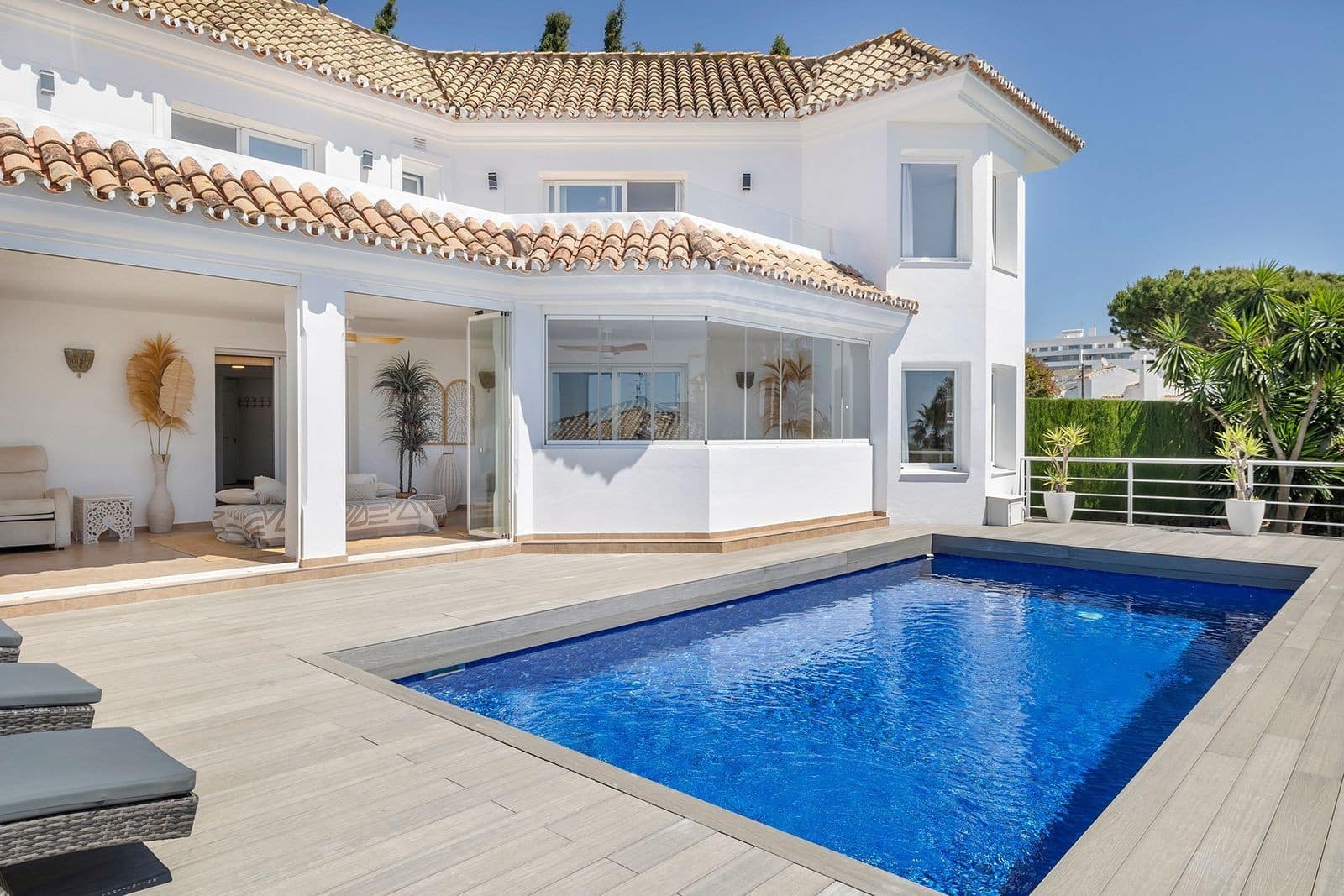 6 sovrum Villa till salu i Estepona med pool garage - 2 350 000 € (Ref: 10102235)