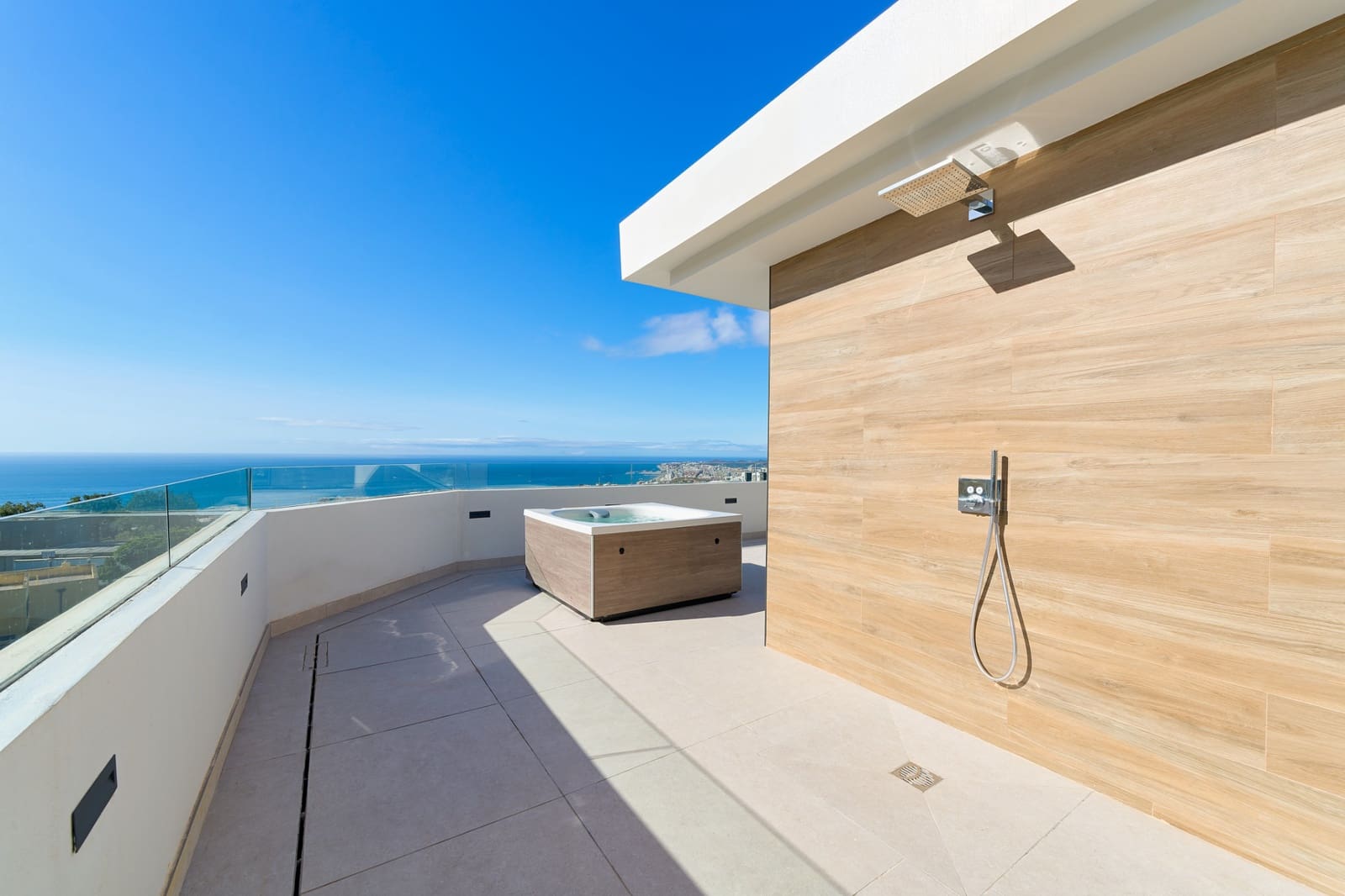 2 soverom Penthouse til salgs i Fuengirola med svømmebasseng garasje - € 970 000 (Ref: 10109400)