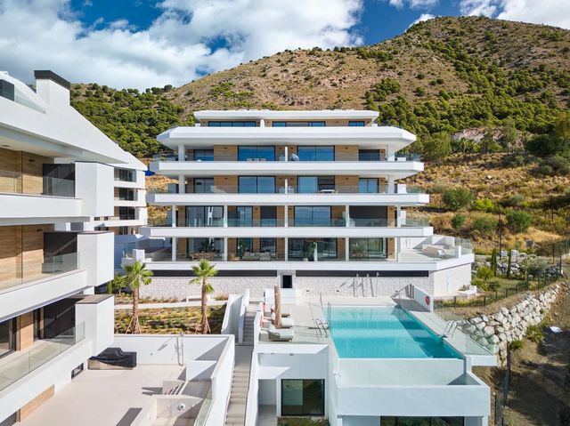 2 camera da letto Attico in vendita in El Higuerón, Fuengirola con piscina garage - 970.000 € (Rif: 10109400)