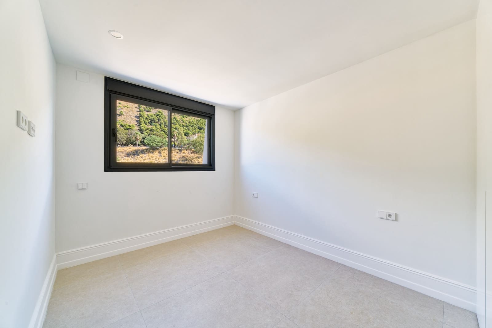 3 soveværelse Lejlighed til salg i Fuengirola med swimmingpool garage - € 895.000 (Ref: 10109402)