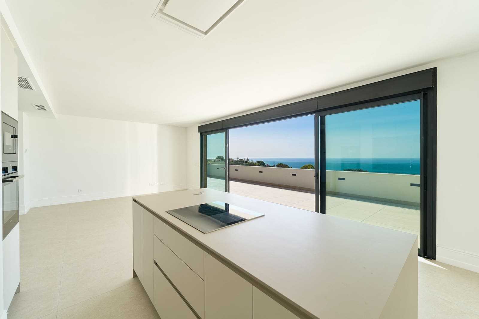 3 soveværelse Lejlighed til salg i Fuengirola med swimmingpool garage - € 895.000 (Ref: 10109402)