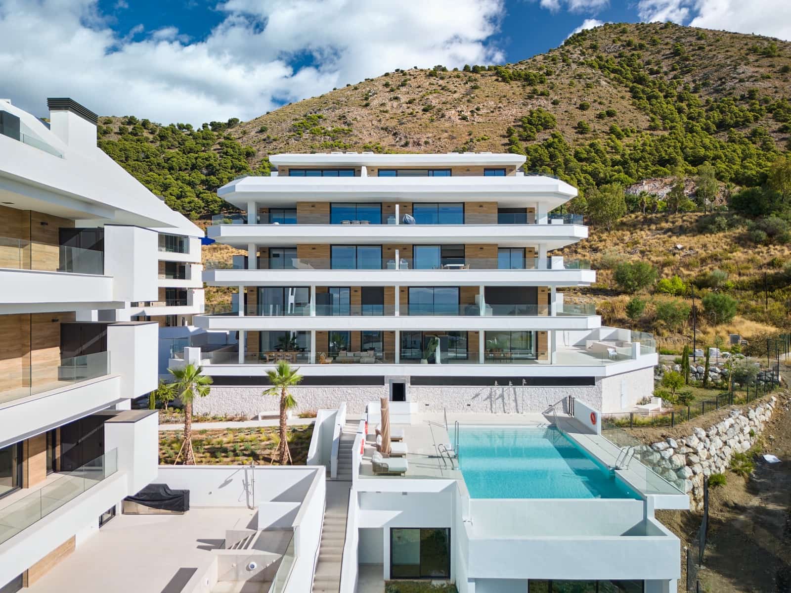 3 soveværelse Lejlighed til salg i Fuengirola med swimmingpool garage - € 895.000 (Ref: 10109402)