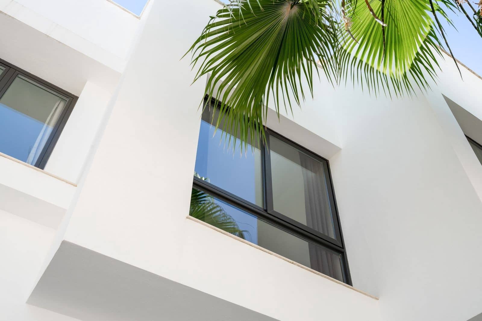 4 bedroom Townhouse for sale in Estepona with pool garage - € 1,195,000 (Ref: 10109403)