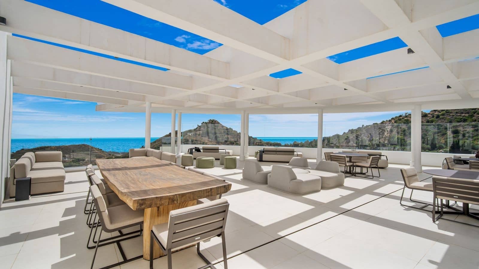 3 sypialnia Penthouse na sprzedaż w Marbella z basenem garażem - 1 595 000 € (Ref: 10111533)