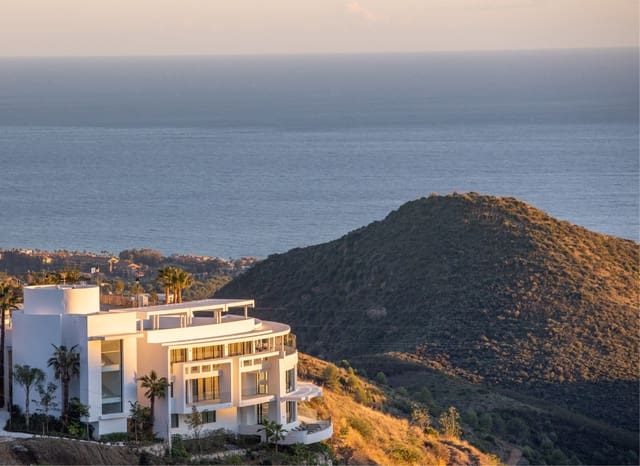 3 sypialnia Penthouse na sprzedaż w Marbella z basenem garażem - 1 595 000 € (Ref: 10111533)