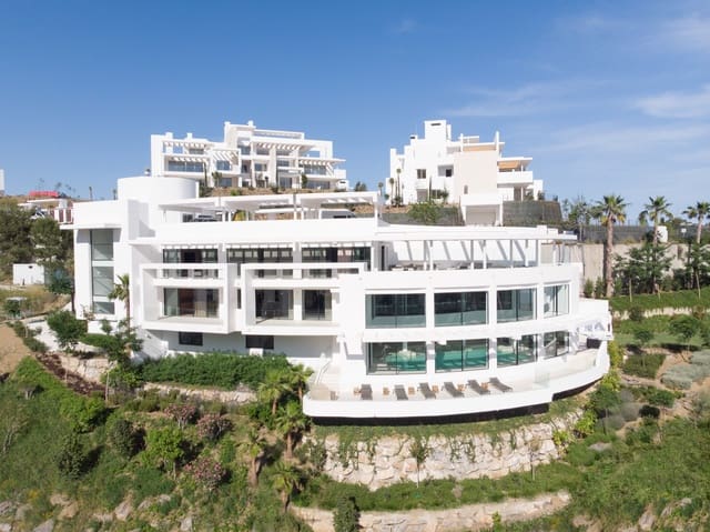 3 sypialnia Penthouse na sprzedaż w Marbella z basenem garażem - 1 595 000 € (Ref: 10111533)
