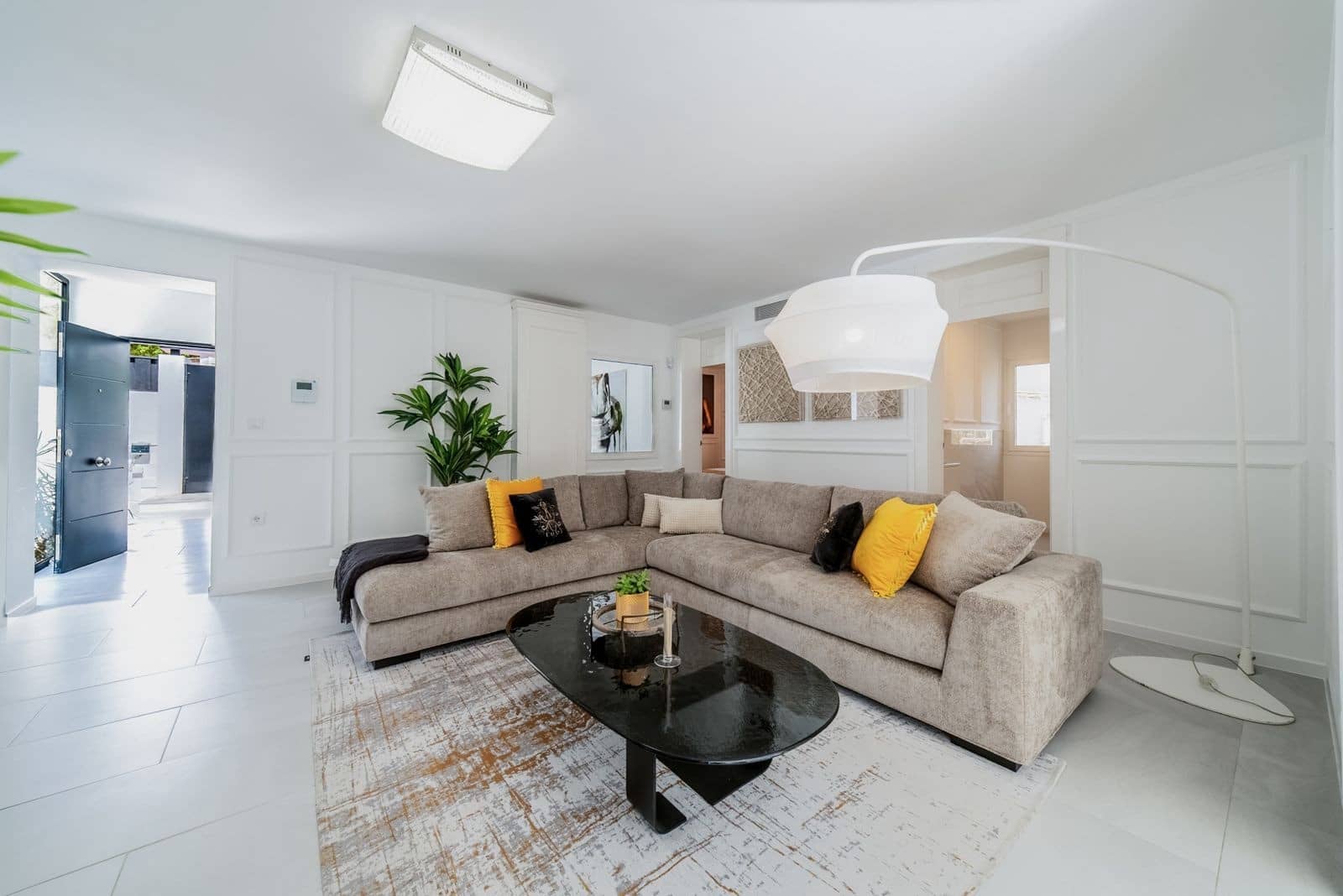 4 Zimmer Villa zu verkaufen in Nueva Andalucia mit Pool Garage - 1.890.000 € (Ref: 10115624)