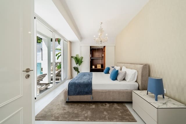 4 Zimmer Villa zu verkaufen in Nueva Andalucia, Marbella mit Pool Garage - 1.890.000 € (Ref: 10115624)