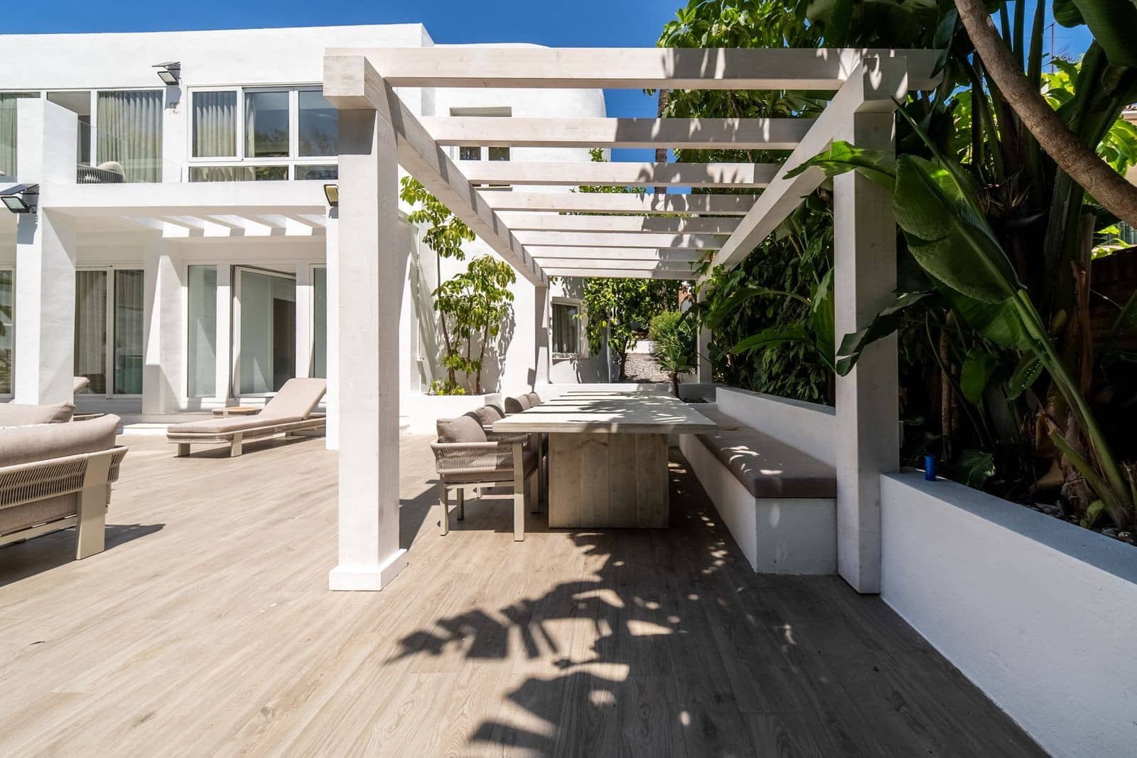 4 Zimmer Villa zu verkaufen in Nueva Andalucia mit Pool Garage - 1.890.000 € (Ref: 10115624)