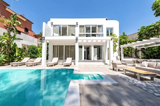 4 Zimmer Villa zu verkaufen in Nueva Andalucia, Marbella mit Pool Garage - 1.890.000 € (Ref: 10115624)